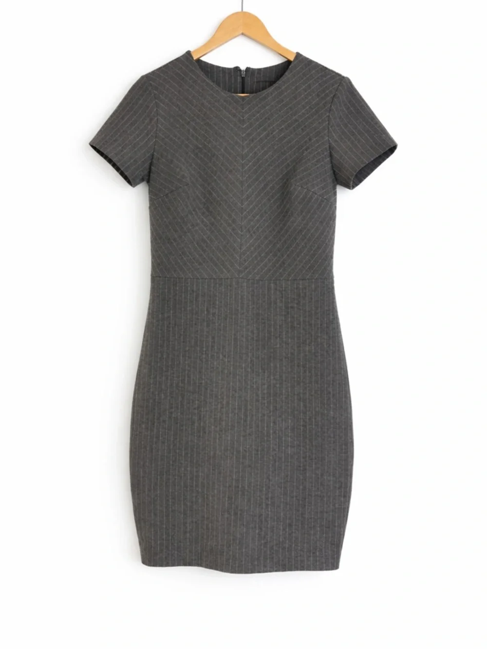 Banana Republic Grey Pinstripe Sheath Dress – Size 6 - Picture 2 of 11